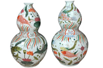 Pair Chinese Qianlong Porcelain Vases Urns Double Gourd