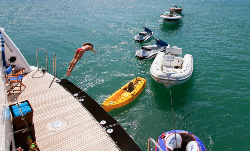 Water toys and diver M/Y BLUE MOON