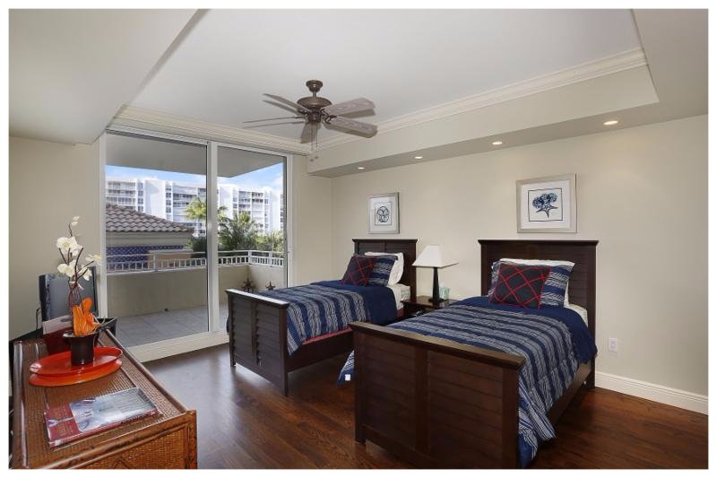3rd bedroom - 306