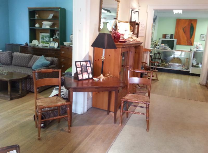 Special Parade the Circle Shopping Hours at Bloomin'