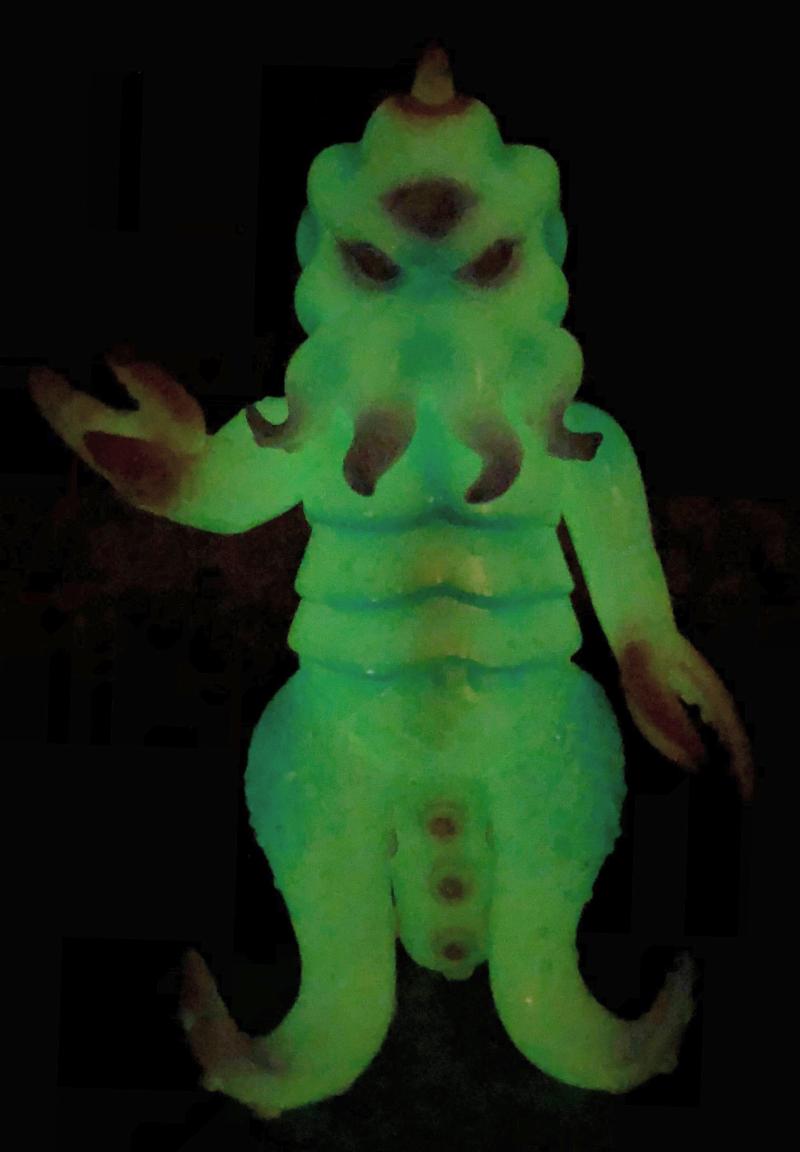 Glowing Glow-in-the-Dark Tripus