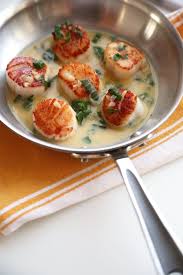 Scallops in White Wine Clam Broth